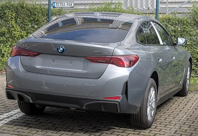 Going Electric in RG21: An Honest Assessment of the BMW i4 and iX for Basingstoke Drivers