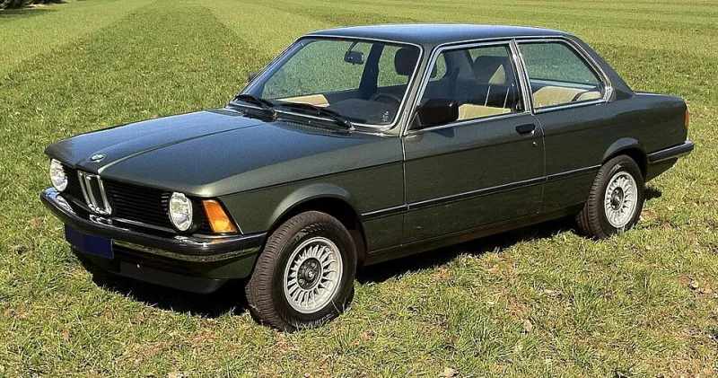 Season Ticket or Steering Wheel? Weighing Up a BMW 3 Series Against the Daily Trek to London
